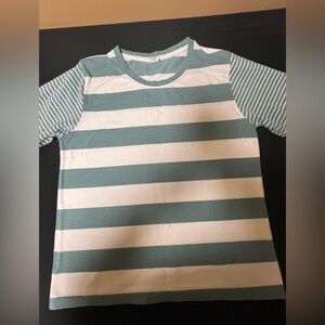 BRINK BOYS SIZE XL GREEN & WHIITE STRIPED TEE SHIRT. GREAT CONDITION.